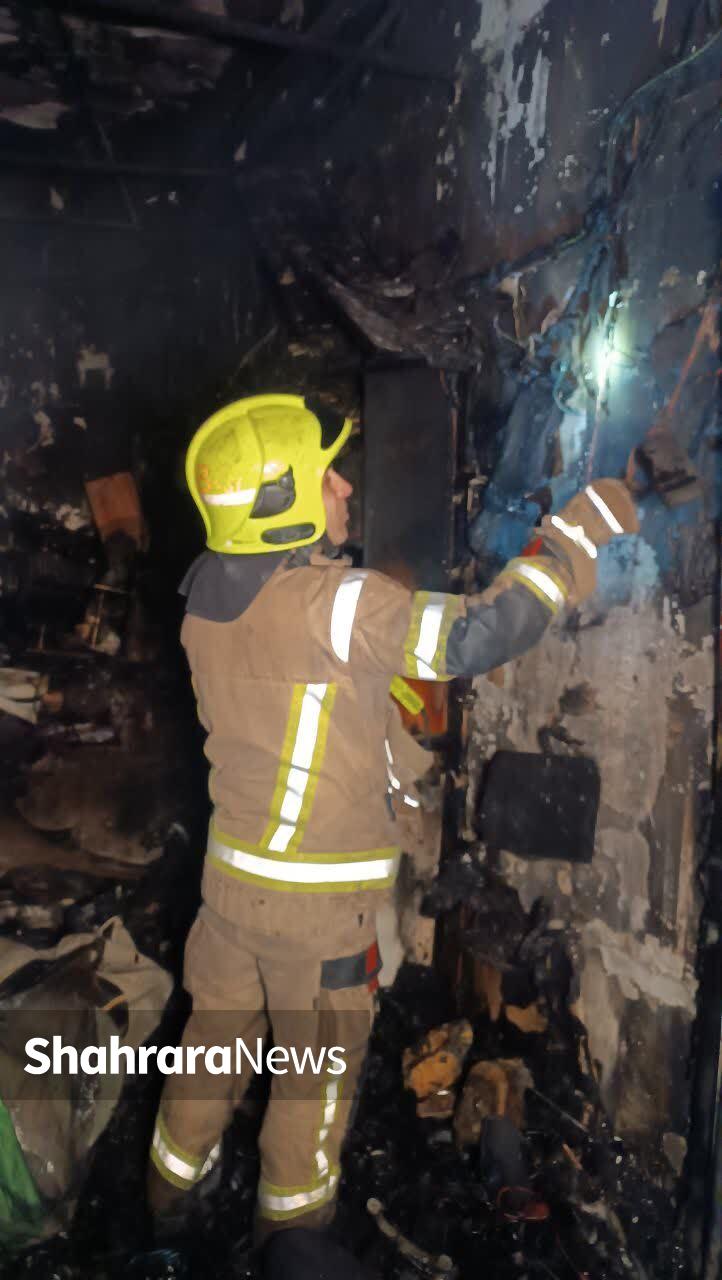 تلاش ۲۰ آتش نشان برای اطفای حریق گسترده یک مغازه در خیابان امامت مشهد (۷ آبان ۱۴۰۳) تلاش ۲۰ آتش نشان برای اطفای حریق گسترده یک مغازه در خیابان امامت مشهد (۷ آبان ۱۴۰۳)