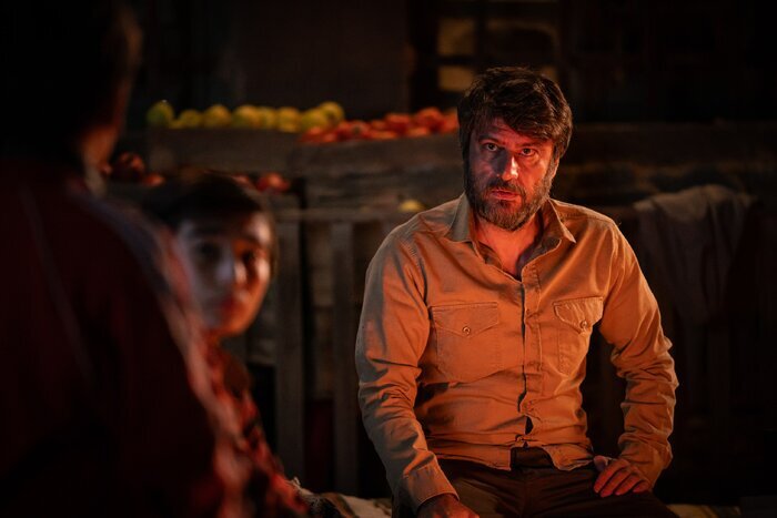 مرد کتابباز با زرافهها میآید؛ بازگشت کارگردان خاطرهساز سینما مرد کتابباز با زرافهها میآید؛ بازگشت کارگردان خاطرهساز سینما