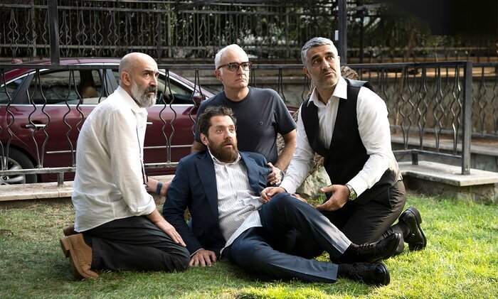 مرد کتابباز با زرافهها میآید؛ بازگشت کارگردان خاطرهساز سینما مرد کتابباز با زرافهها میآید؛ بازگشت کارگردان خاطرهساز سینما