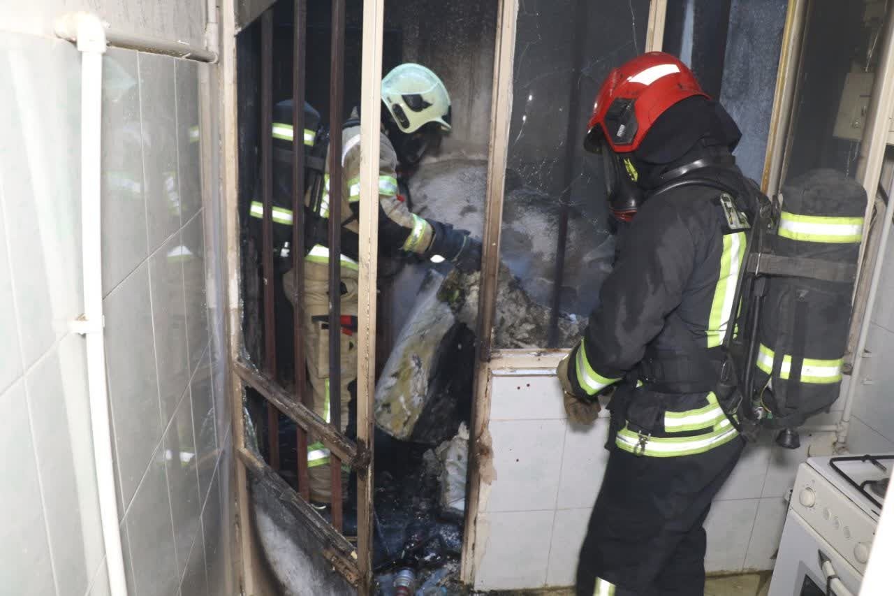 آتشسوزی منزل مسکونی در خیابان وحید مشهد و سوختگی پیرمرد ۸۵ ساله (۱۱ آذر ۱۴۰۳) آتشسوزی منزل مسکونی در خیابان وحید مشهد و سوختگی پیرمرد ۸۵ ساله (۱۱ آذر ۱۴۰۳)