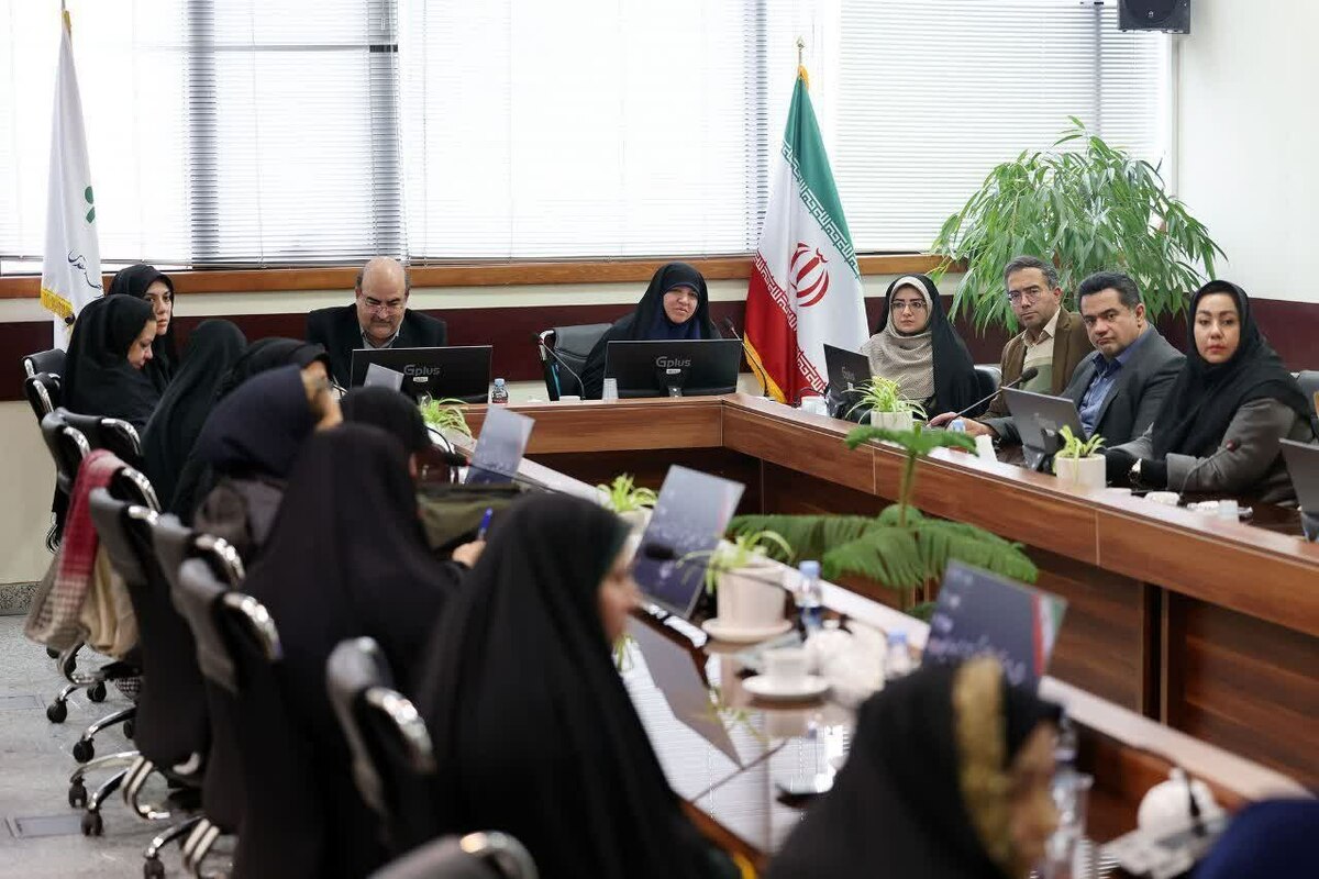 رئیس کمیسیون بانوان و خانواده شورای شهر مشهد گفت: ما تعداد زیادی زن کارآفرین در مشهد و ایران داریم، اما از بین ۱۴۰ کشور، رتبه ۱۳۴ را در یونسکو داریم؛ علتش این است که زنان کارآفرین، فعال و توانمند ما با این سازمان‌های بین‌المللی ارتباط برقرار نکرده‌اند.