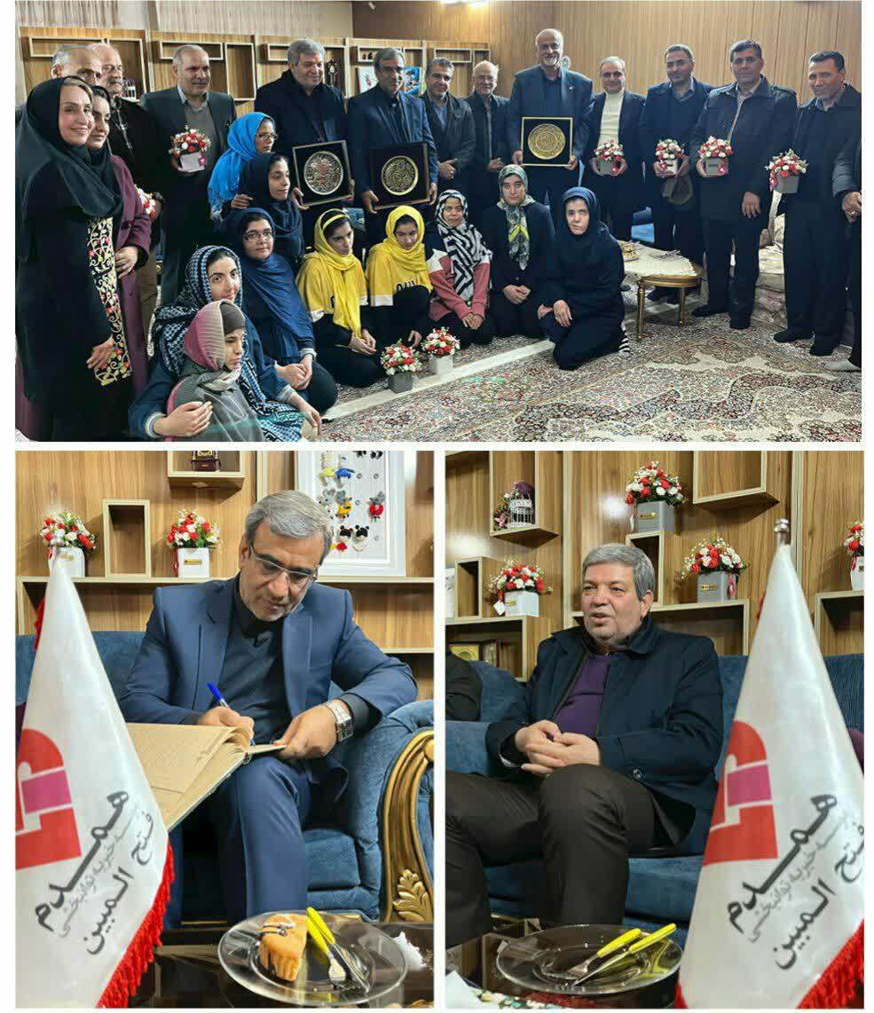 بازدید رئیس سازمان بهزیستی کشور از موسسه معلولان همدم بازدید رئیس سازمان بهزیستی کشور از موسسه معلولان همدم