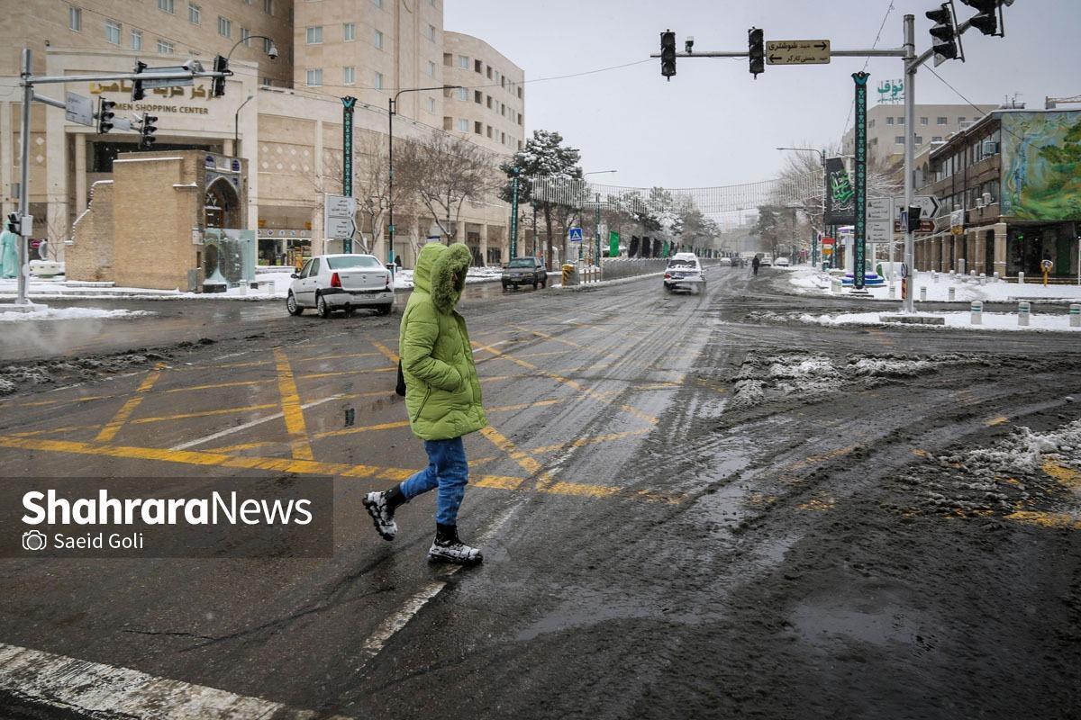 کیفیت هوای کلانشهر مشهد در بیست و ششمین روز از آذر ماه با عدد شاخص ۴۳ در شرایط پاک قرار دارد.