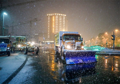 خدمات شهری شهرداری مشهد در سرمای شدید بدون وقفه ادامه یافت خدمات شهری شهرداری مشهد در سرمای شدید بدون وقفه ادامه یافت