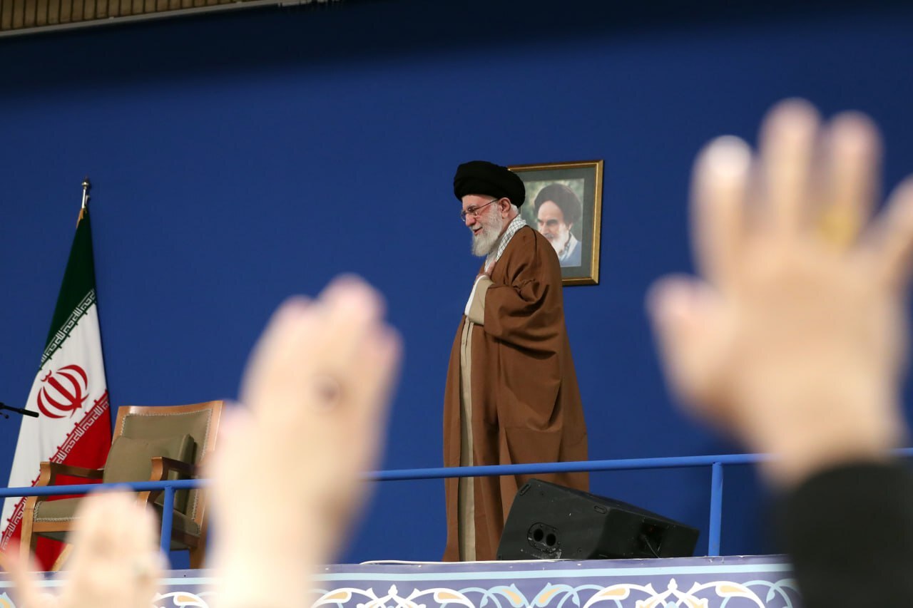 رهبر انقلاب اسلامی در دیدار نوروزی اقشار مردم و مسئولان: قدرت معنوی ملت ایران در حوادث ۱۴۰۳ آشکار شد | آمریکا هرگز با تهدید به جایی نخواهد رسید + فیلم و تصاویر رهبر انقلاب اسلامی در دیدار نوروزی اقشار مردم و مسئولان: قدرت معنوی ملت ایران در حوادث ۱۴۰۳ آشکار شد | آمریکا هرگز با تهدید به جایی نخواهد رسید + فیلم و تصاویر