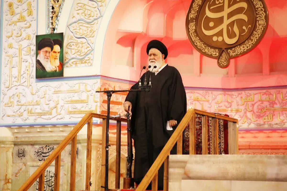 امام جمعه مشهد گفت: مردم سرمایه‌هایی در زندگی دارند که برای حفظ آن به سراغ بازار ارز و طلا می‌روند، اگر این نقدینگی‌ها به سمت تولید هدایت شوند، گرانی بازار مهار می‌شود.