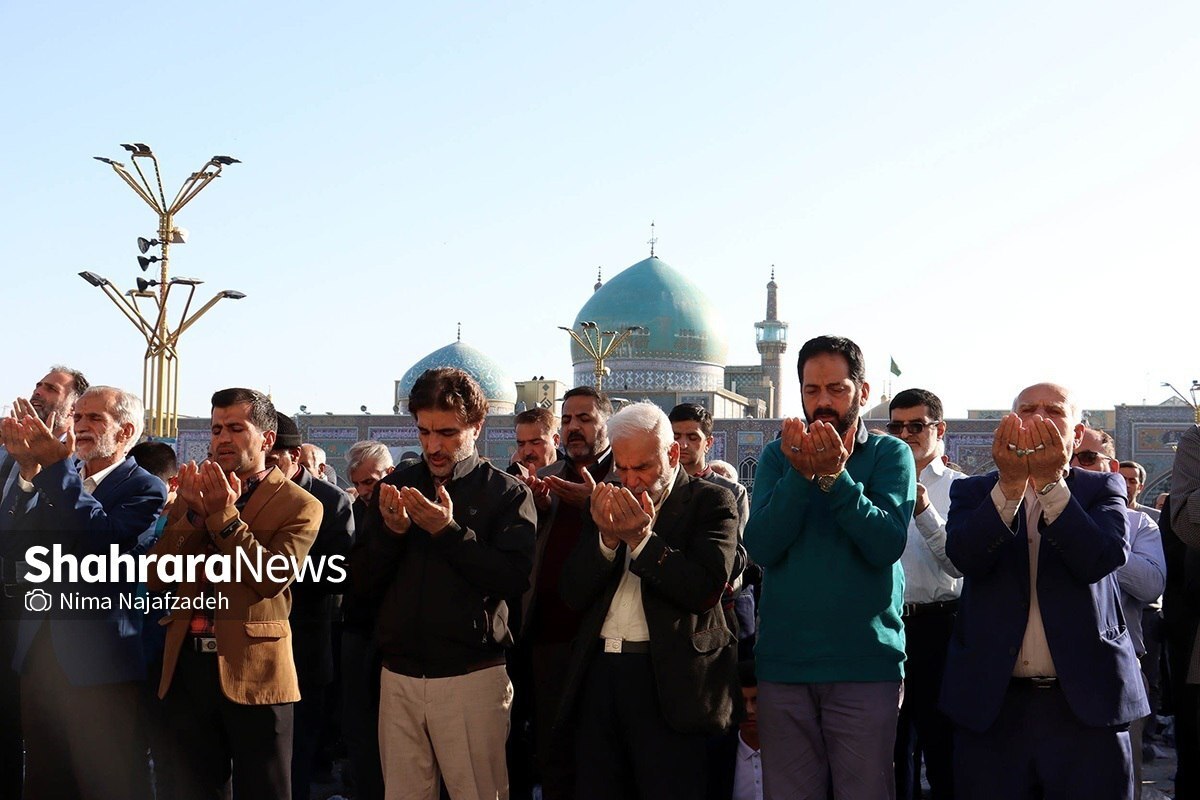 اللهُ اَکبَرُ وَ لِلّهِ الحَمد | روایت شهرآرانیوز از اقامه باشکوه نماز عید فطر در حرم مطهر رضوی