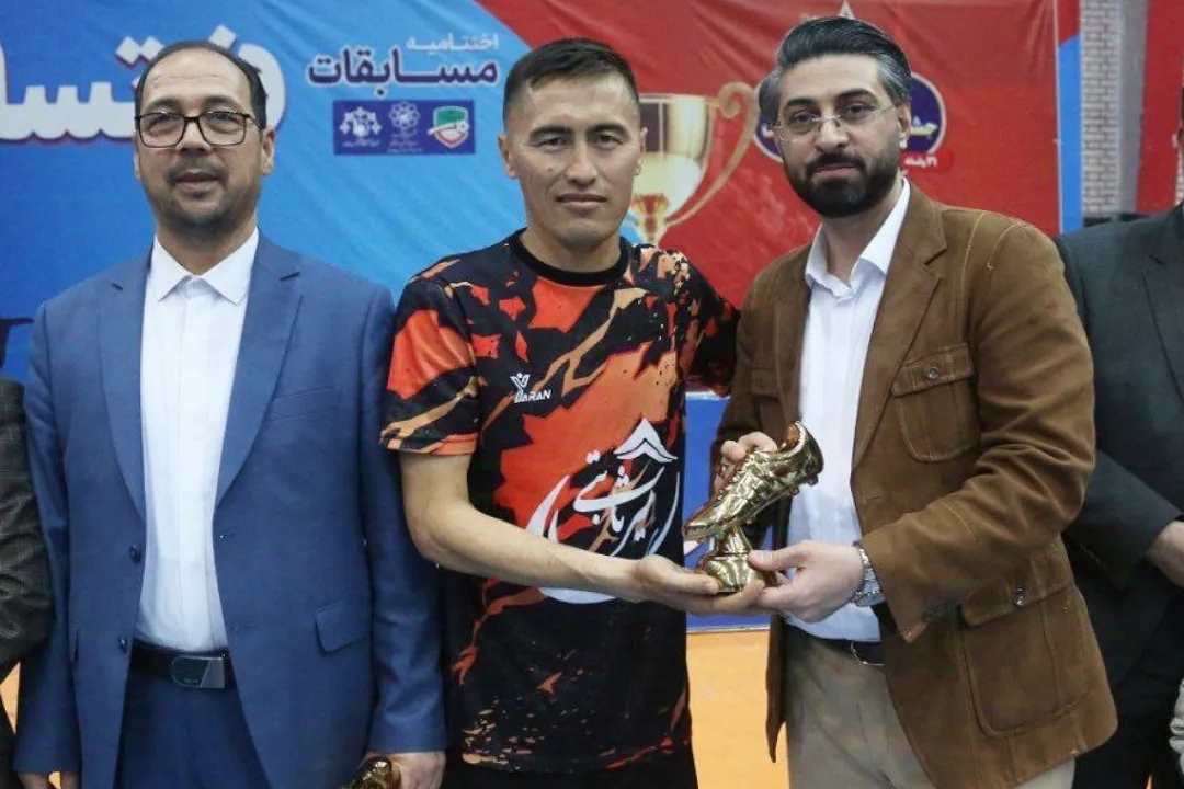 فوتسالیست افغانستانی بهترین بازیکن جام رمضان فوتسال مشهد شد فوتسالیست افغانستانی بهترین بازیکن جام رمضان فوتسال مشهد شد