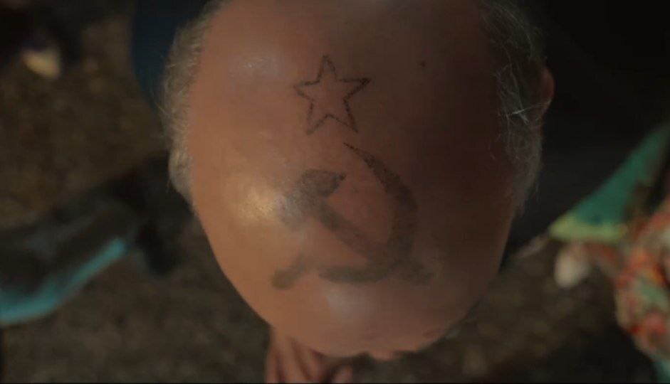 تتوی سر «شمشیر» در سریال پایتخت7 نشانه چیست؟ + جزئیات تتوی سر «شمشیر» در سریال پایتخت7 نشانه چیست؟ + جزئیات