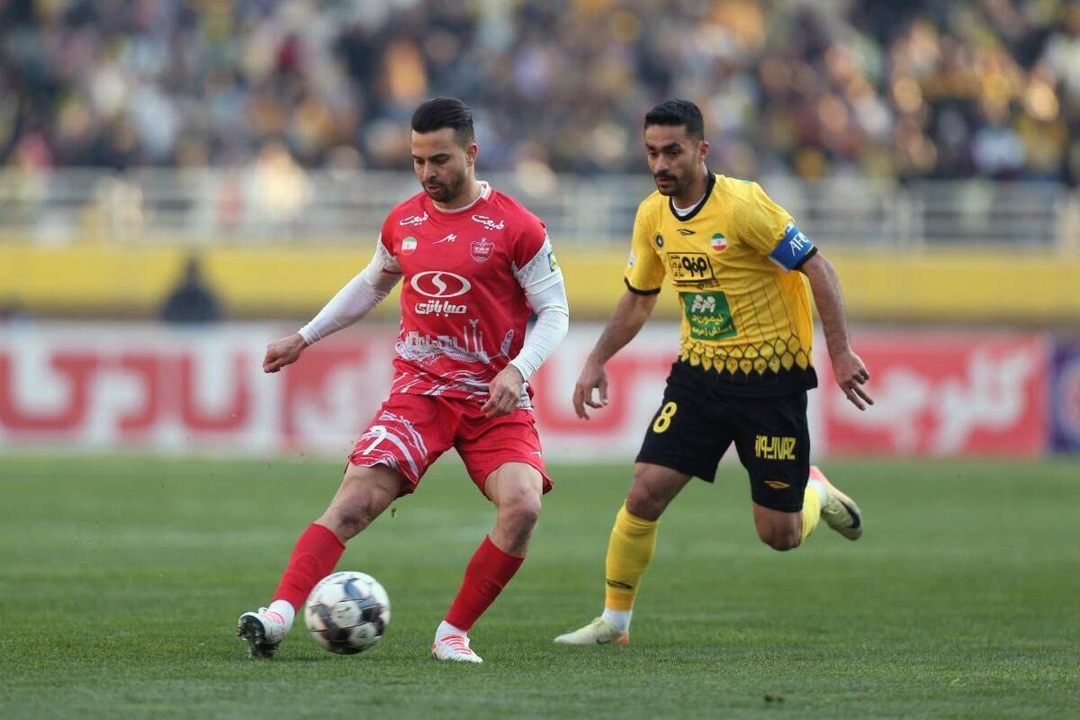 تیم‌های فوتبال پرسپولیس و سپاهان در هفته بیست‌وششم لیگ برتر فوتبال ایران به‌مصاف هم می‌روند.