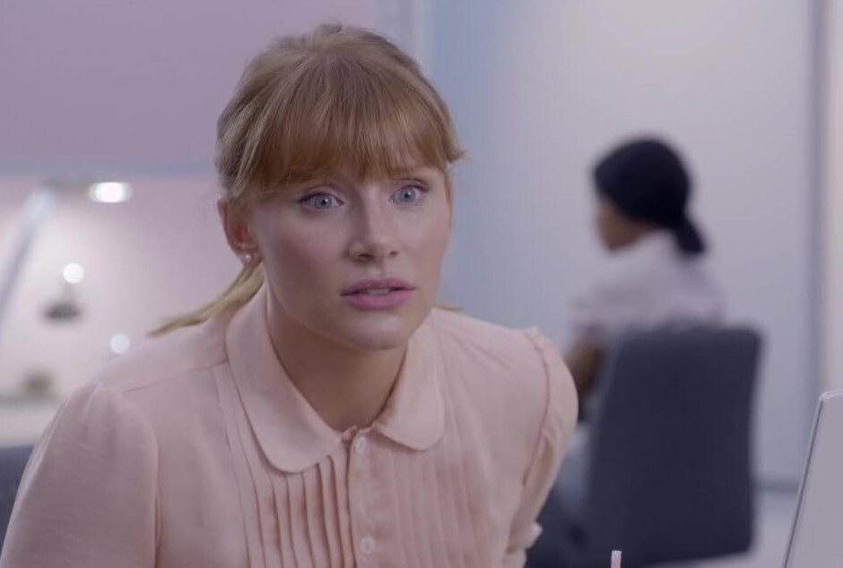 معرفی 10 قسمت برتر سریال «آینه سیاه» (Black Mirror) در سال 1404 معرفی 10 قسمت برتر سریال «آینه سیاه» (Black Mirror) در سال 1404