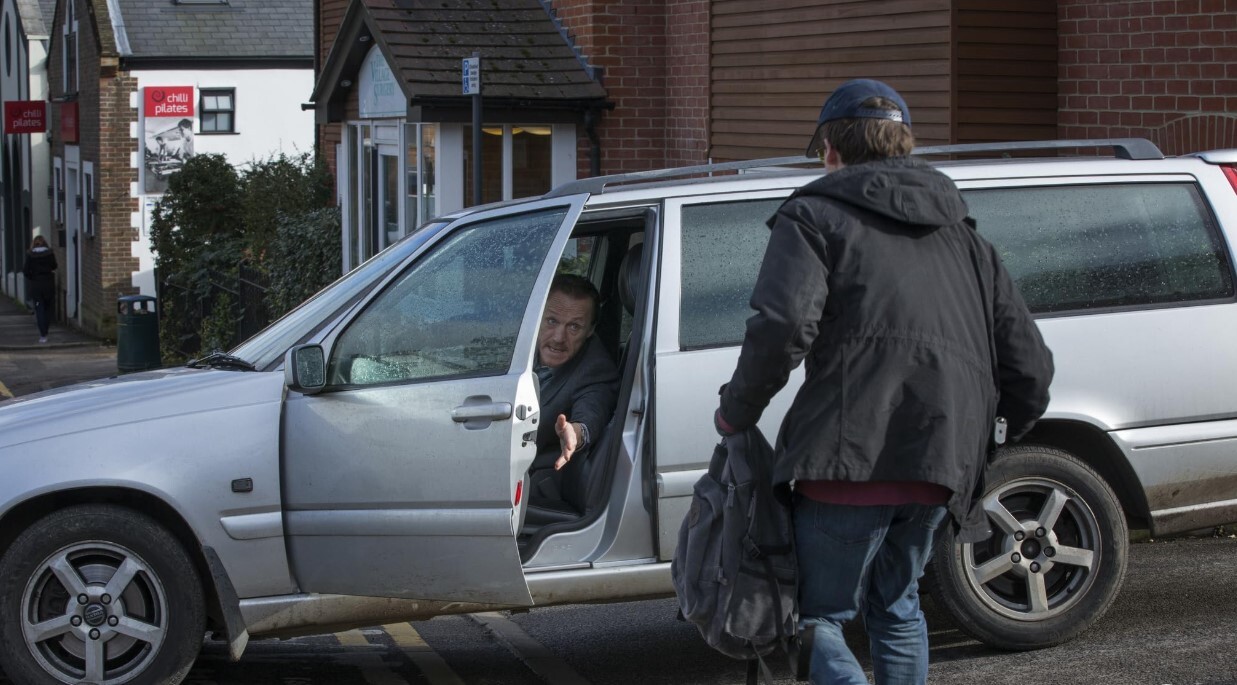 معرفی 10 قسمت برتر سریال «آینه سیاه» (Black Mirror) در سال 1404 معرفی 10 قسمت برتر سریال «آینه سیاه» (Black Mirror) در سال 1404