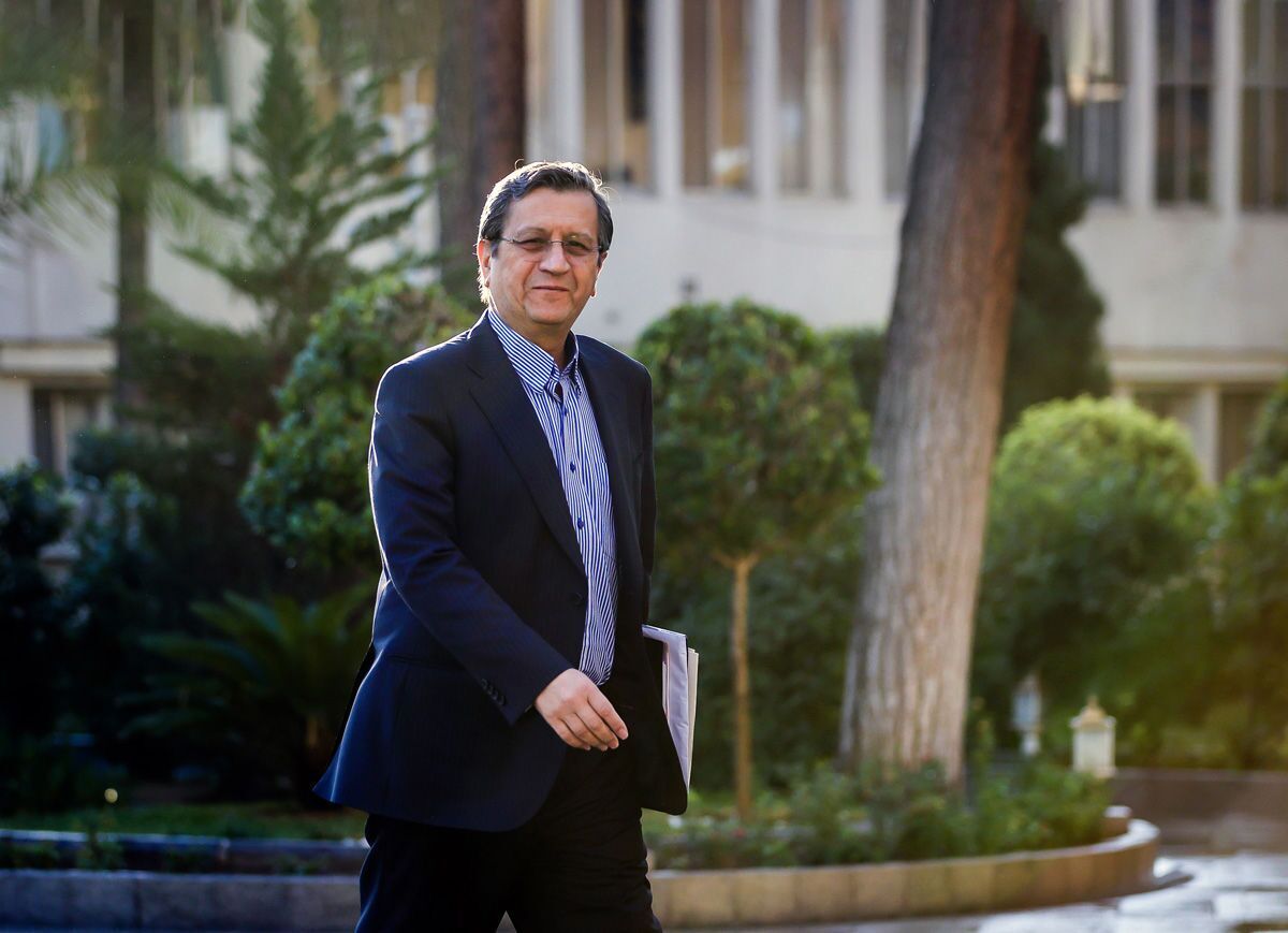 مهاجرانی: همتی با نظر خبرگان بانکی، رئیس بانک مرکزی شد