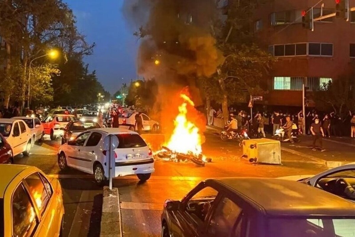 شهادت یک بسیجی و مجروحیت ۱۳ مأمور در پی اغتشاشات کوهدشت | ۲۰ نفر بازداشت شدند