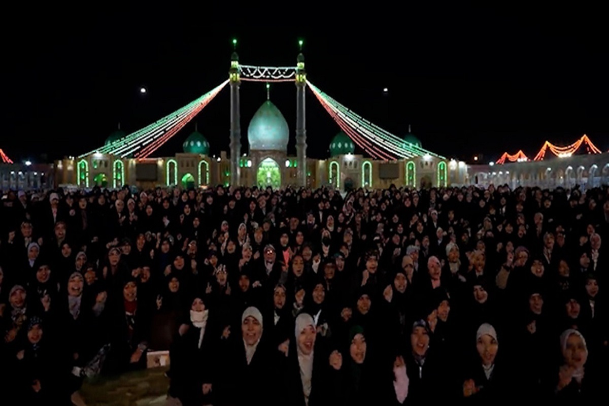 ۱۱۰۰ دانش&zwnj;آموز معتکف مسجد جمکران علیه ترامپ رجزخوانی کردند + فیلم