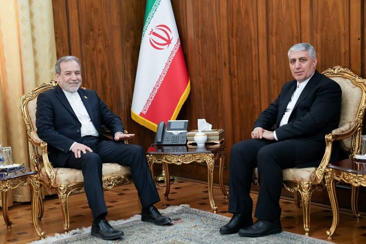 دیدار عراقچی با سفیر ایران در باکو، با محوریت توسعه همه‌جانبه با جمهوری آذربایجان