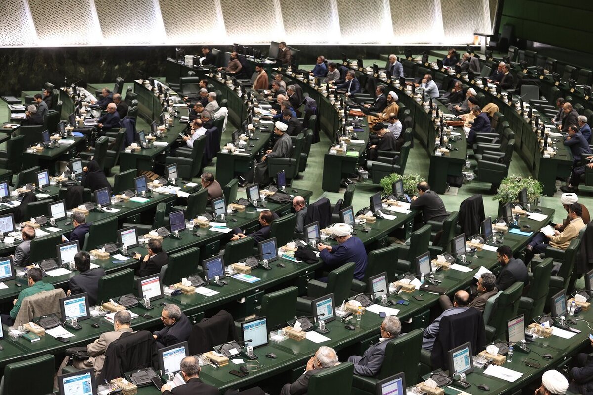 نمایندگان مجلس: دشمنان بیرونی در دعوای خانوادگی دخالت نکنند