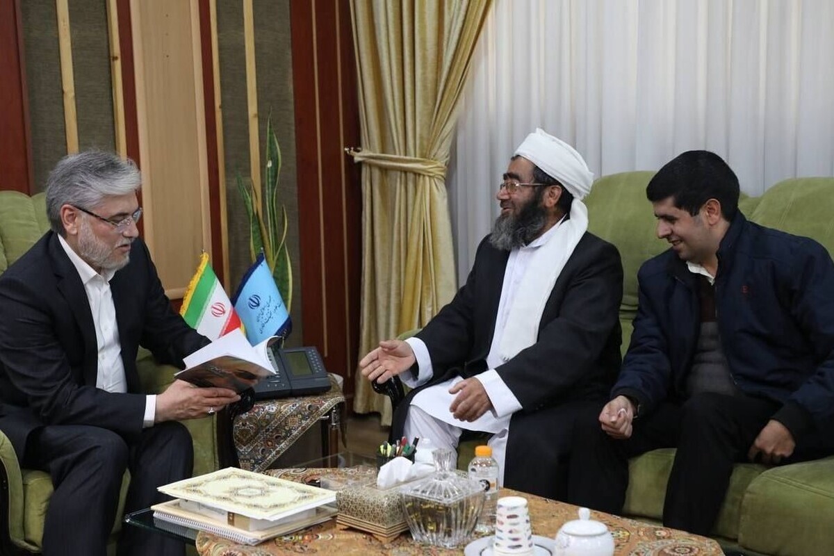 ملاقات وزیر علوم با پدر امیرمحمد خالقی پس از بخشش قاتل