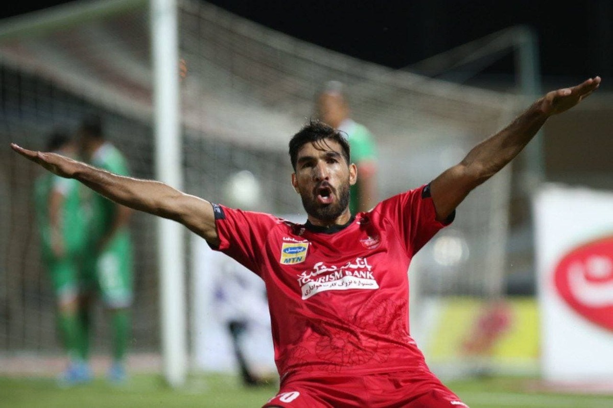 مغانلو از لیست خرید پرسپولیس خارج شد
