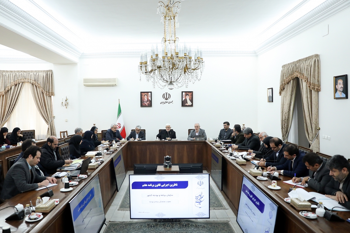 انتقاد عارف از ورود نامتعارف سلاح به کشور برای استفاده در اغتشاشات