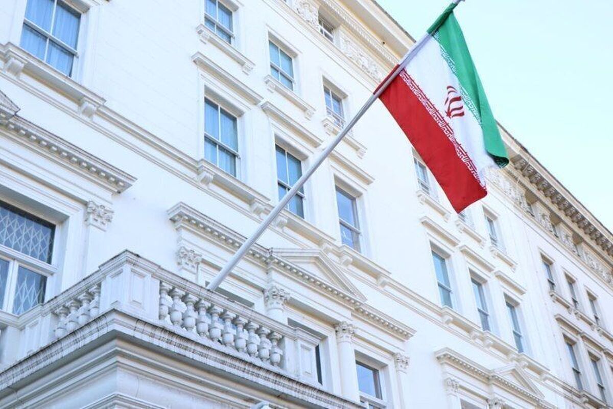 پرچم نمایندگی&zwnj;های ایران در اروپا به حالت نیمه&zwnj;برافراشته درآمد
