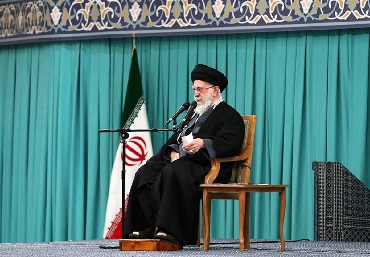 رهبر معظم انقلاب: ملت ایران کمر فتنه را شکست | رئیس&zwnj;جمهور آمریکا مجرم است