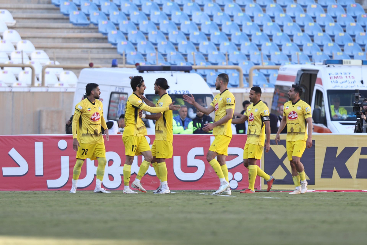 پیروز قربانی ۴ امتیاز از پرسپولیس گرفت