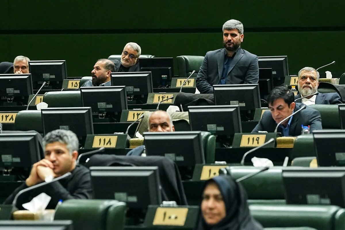 برخی نمایندگان مجلس خواستار کاهش سطح ارتباط با انگلیس، فرانسه و آلمان شدند