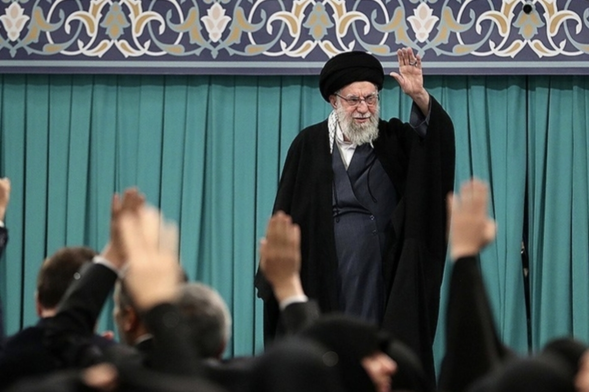 نامه فرزند امام&zwnj;خمینی(ره) به رهبر انقلاب: از هجمه&zwnj;ها به ساحت شما دل&zwnj;آزرده&zwnj;ایم