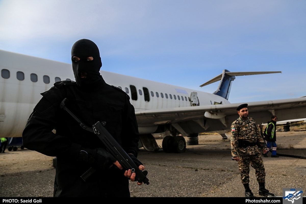 خنثی شدن گروگانگیری در یکی از پرواز‌های آبان‌ماه مشهد + فیلم