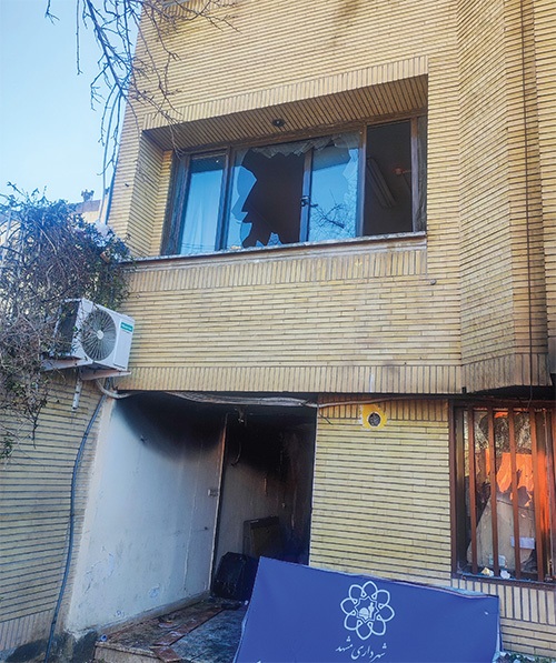 روایتی متفاوت از هجوم اغتشاشگران به یکی از ساختمان‌های شهرداری مشهد | ما، پیکر شهید و ۲۰۰ دقیقه اضطراب