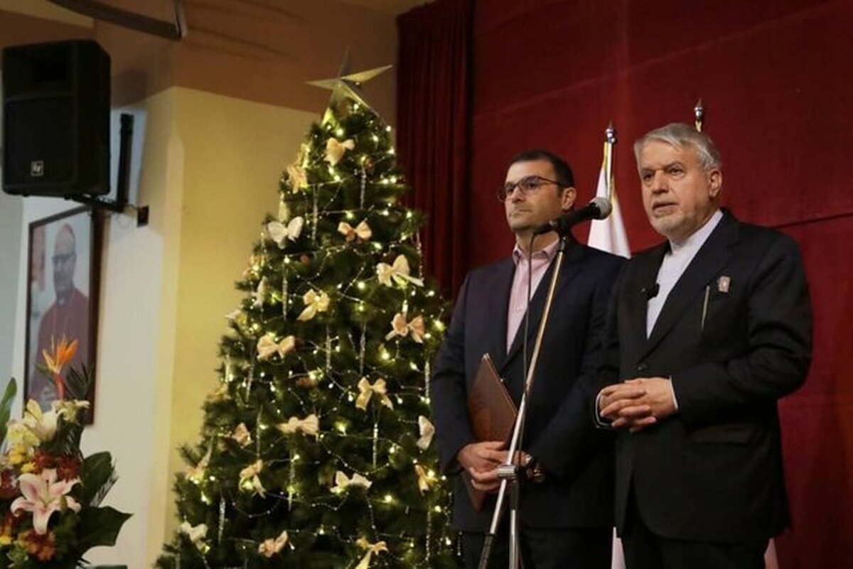 صالحی‌امیری در کلیسای سنت ژوزف، از پیام صلح‌آمیز حضرت مسیح (ع) گفت