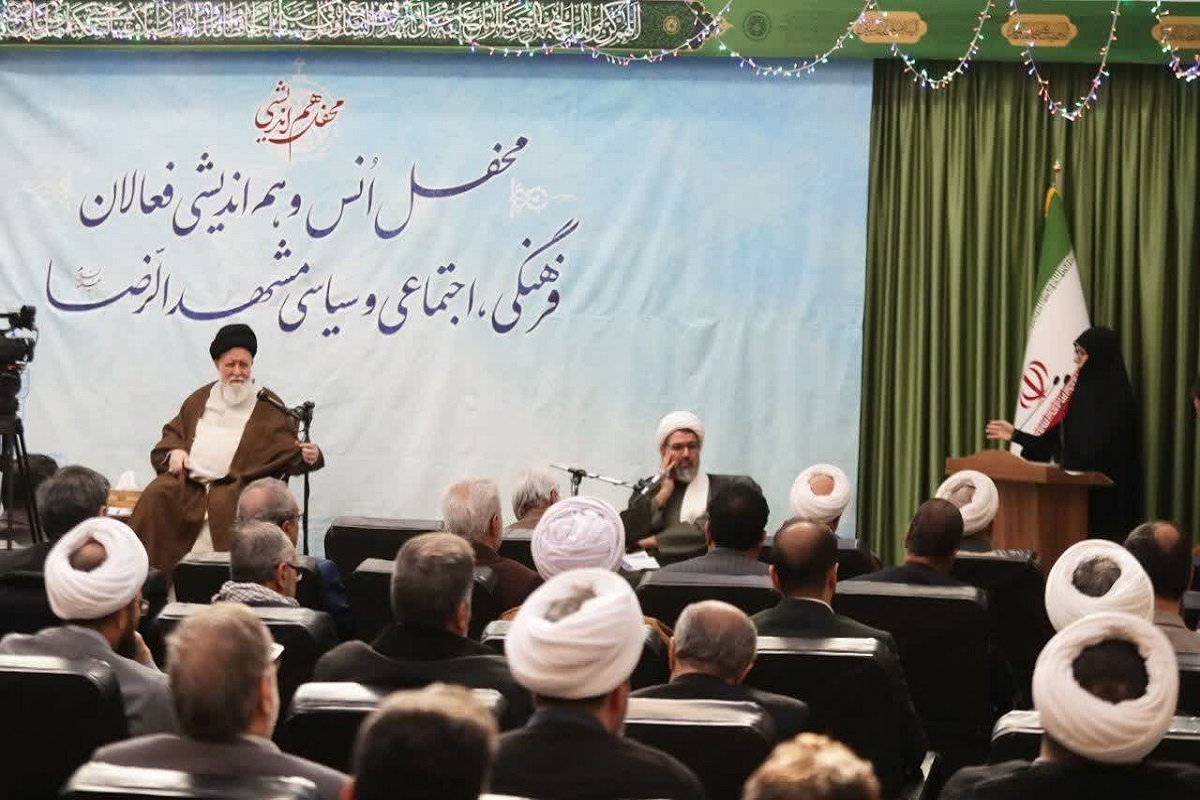 آیت&zwnj;الله علم&zwnj;الهدی: مواجهه با مسئله حجاب نیازمند انعطاف و برخورد هوشمندانه است | زیست عفیفانه به دغدغه روز جامعه تبدیل شده است