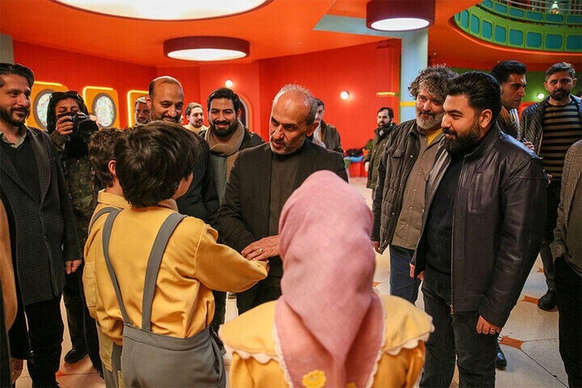 &laquo;هتل بسیار بسیار عجیب&raquo; میزبان رئیس رسانه ملی شد + زمان پخش