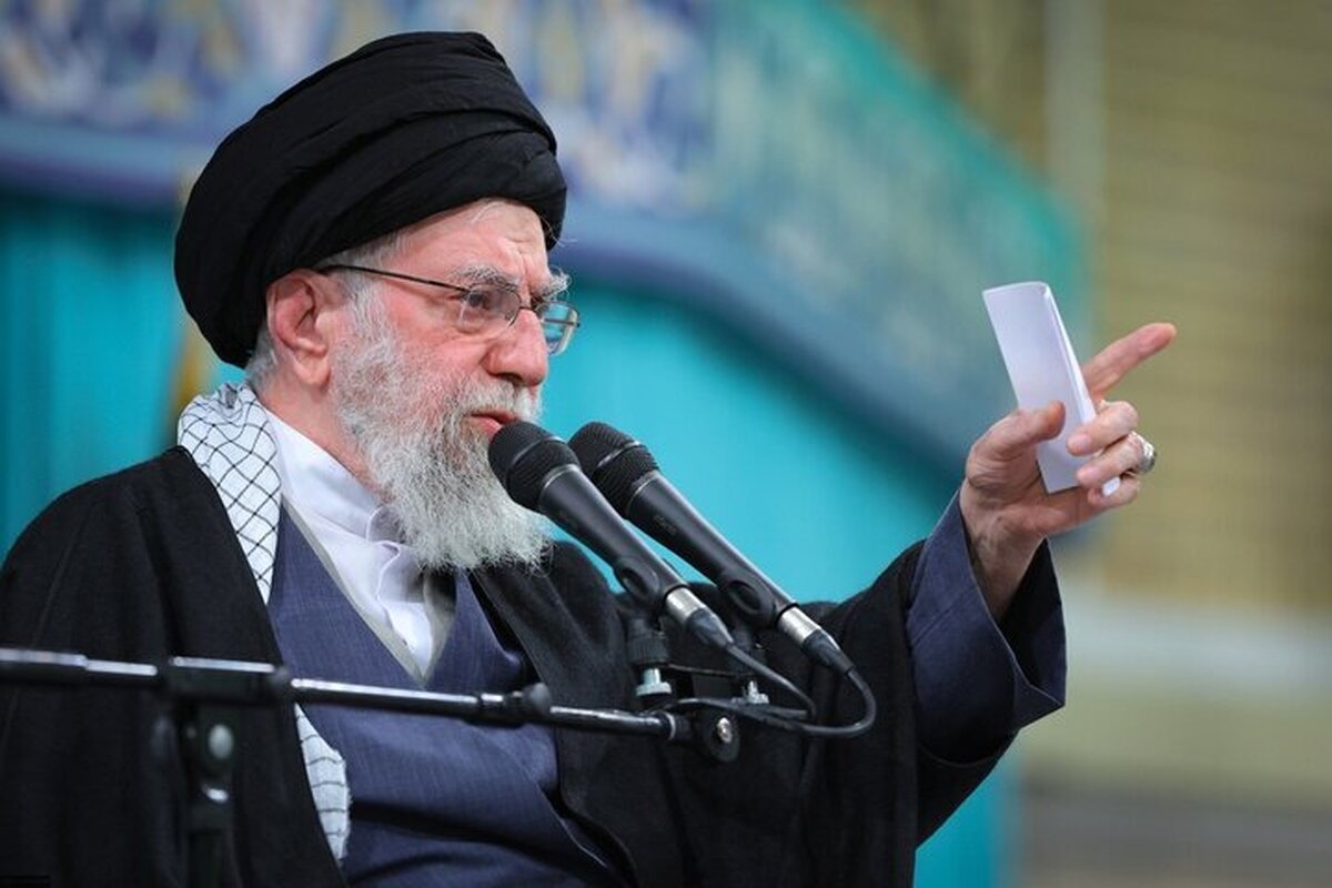 حضرت آیت الله خامنه&zwnj;ای: آمریکایی&zwnj;ها بدانند اگر دوباره جنگی راه بیندازند، این بار جنگ، منطقه&zwnj;ای خواهد بود + فیلم