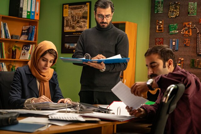 معرفی فیلم «جهان مبهم هاتف» ساخته مجید رستگار با حضور رضا کیانیان + عکس، خلاصه داستان و بازیگران