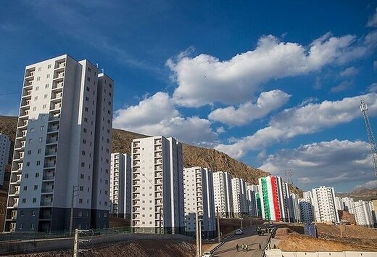 وزیر راه: بیش از ۱۴۰ هزار واحد مسکونی تا پایان سال ۱۴۰۴ به بهره&zwnj;برداری می&zwnj;رسد