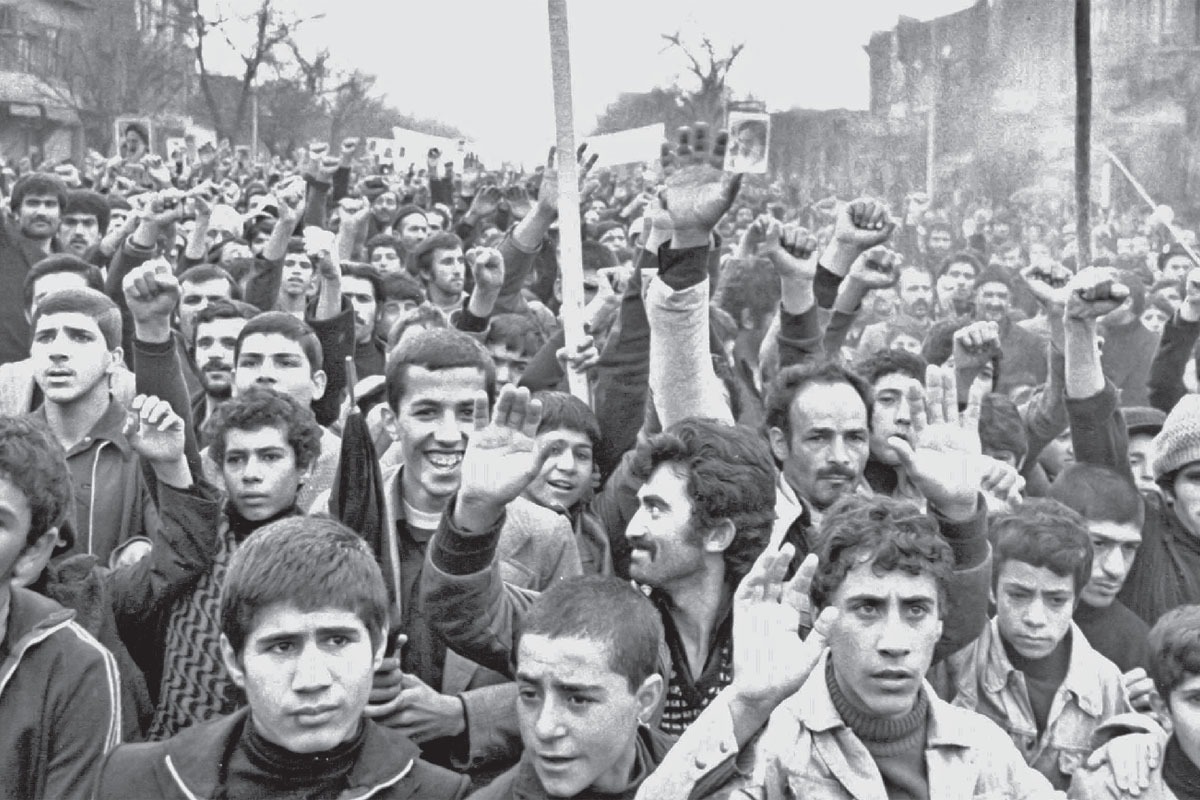 نور آیات قرآن در مسیر انقلاب | مروری بر برخی مفاهیم قرآنی که خطوط راهبردی نهضت امام&zwnj;خمینی(ره) را ترسیم کردند
