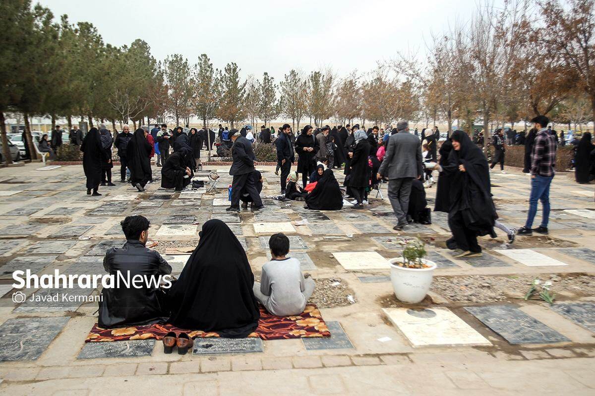 ویدئو| حال&zwnj;وهوای آرامستان بهشت رضا(ع) مشهد در روزهای چراغ&zwnj;برات