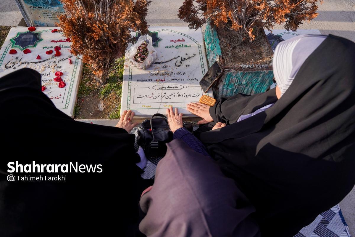 ویدئو | به یادِ رفتگان؛ آیین چراغ برات در مشهد