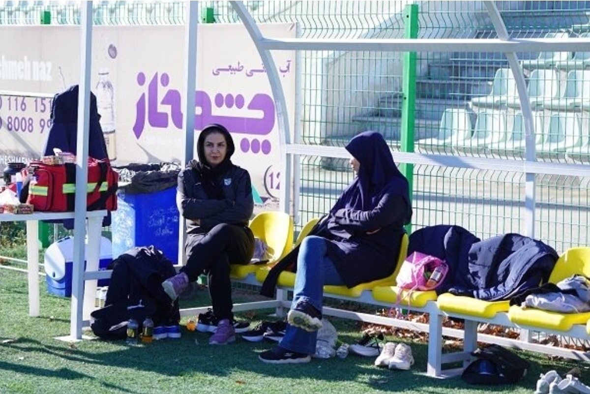 چرا نیمکت تیم ملی فوتبال زنان تکمیل نشد؟