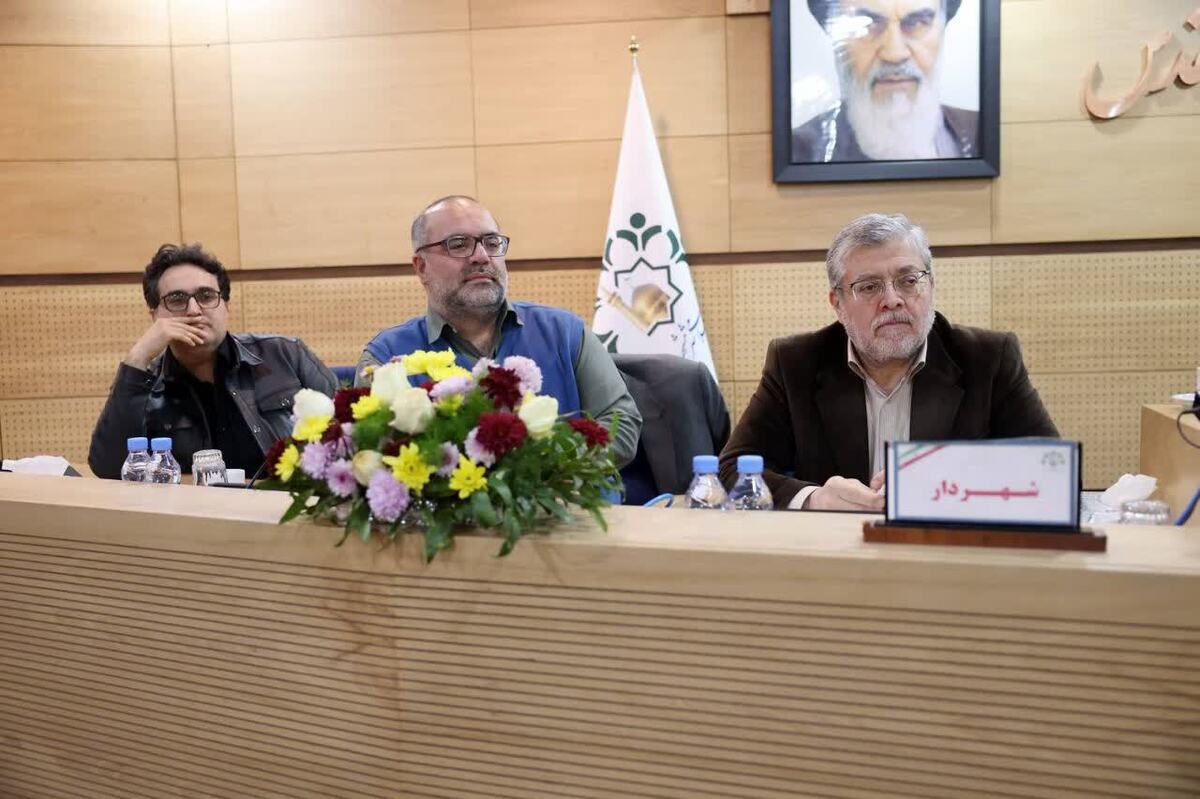 شهردار مشهد مقدس: پیشنهاد ما در صحن شورا درخصوص افزایش&zwnj;نیافتن نرخ بلیت مترو و اتوبوس، تأیید نشد | دولت باید برای بهای حمل&zwnj;ونقل عمومی کمک کند + فیلم