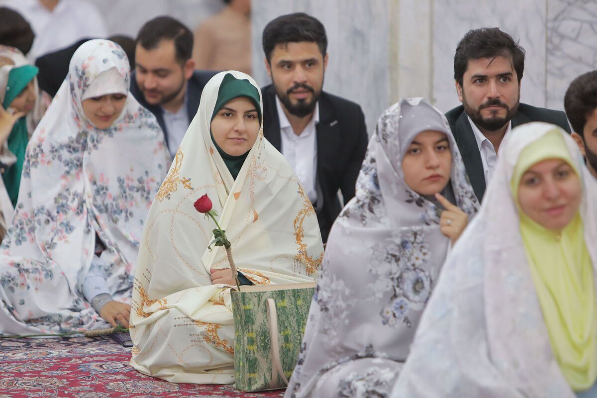 مراسم «جشن بزرگ ازدواج ۱۵۰۰ زوج دانشجوی خراسان رضوی» در حرم امام‌رضا(ع) برگزار شد