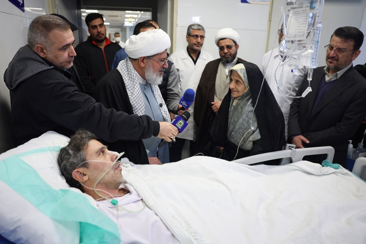 نمایندگان رهبر معظم انقلاب به دیدار شماری از جانبازان رفتند