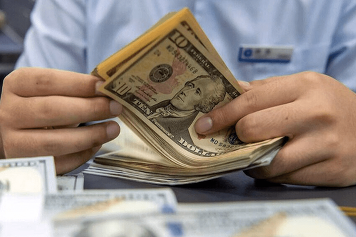 دلار امروز چقدر قیمت دارد؟ (۵ بهمن ۱۴۰۴)
