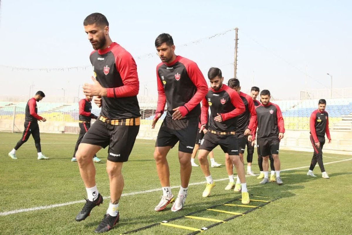 پرسپولیس با ۳ بازیکن خود تمدید کرد