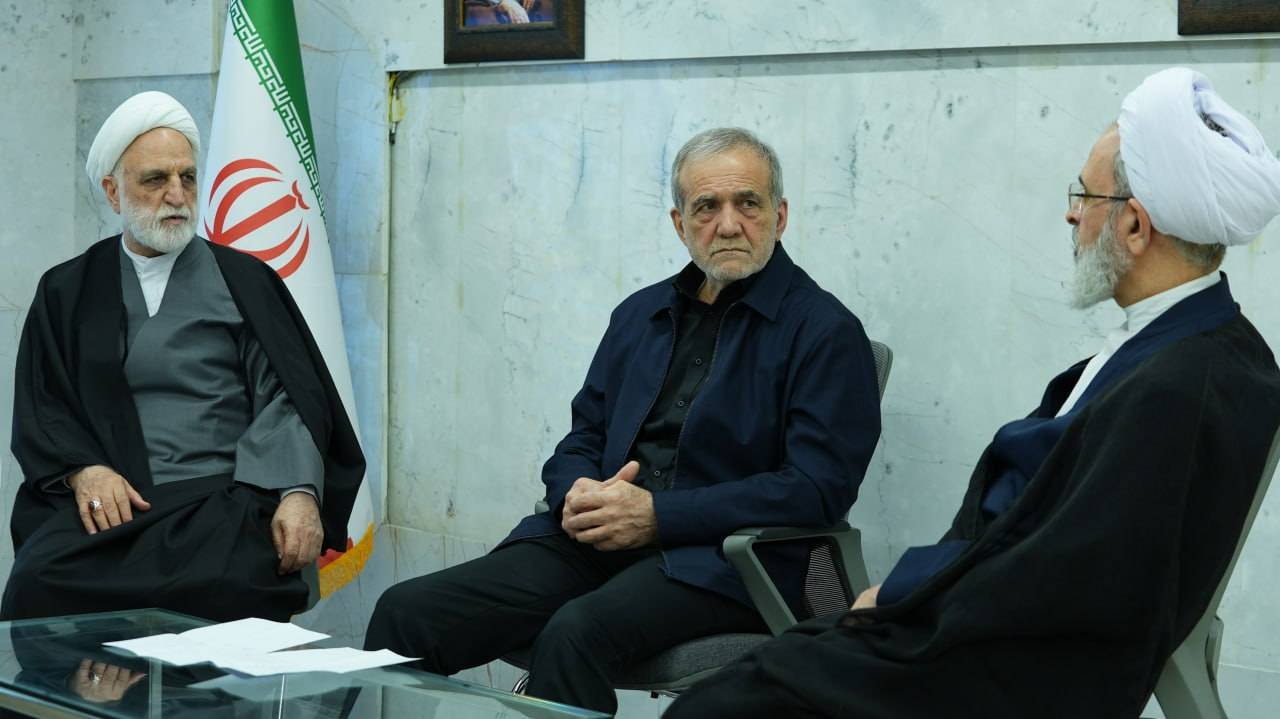 دومین جلسه شورای موقت رهبری تشکیل شد + عکس