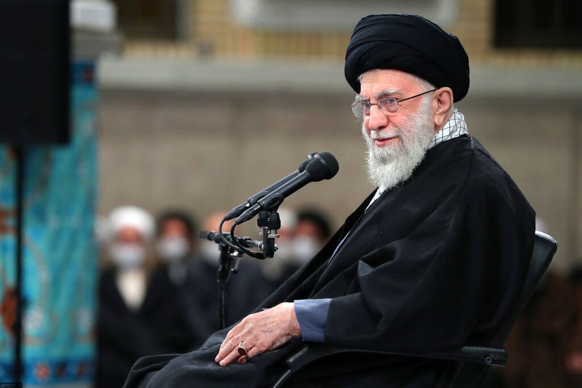 دعای سلامتی برای رهبر انقلاب بر حسب عادت | هنوز باور نکرده&zwnj;ایم + ویدئو