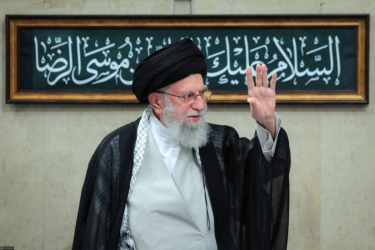 یک دقیقه سکوت مجلس مالزی برای شهادت رهبر انقلاب