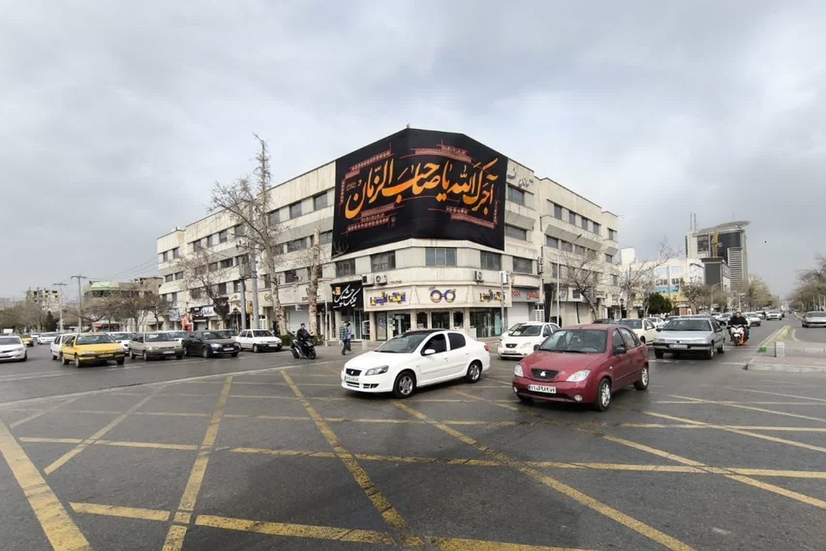 فضاآرایی گسترده و اکران شهری ویژه شهادت امام امّت در مشهد